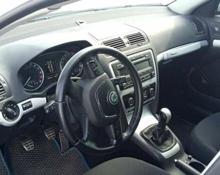 Білий Шкода Octavia Scout, об'ємом двигуна 1.97 л та пробігом 208 тис. км за 9500 $, фото 7 на Automoto.ua