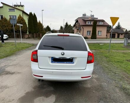 Белый Шкода Октавия Скаут, объемом двигателя 0 л и пробегом 350 тыс. км за 3099 $, фото 4 на Automoto.ua