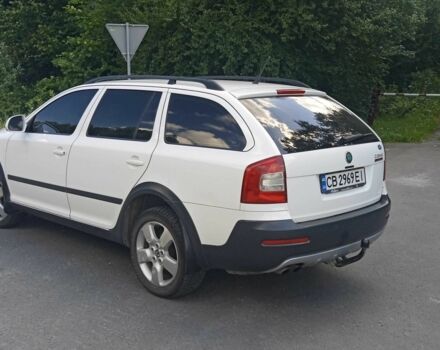 Білий Шкода Octavia Scout, об'ємом двигуна 2 л та пробігом 206 тис. км за 9000 $, фото 3 на Automoto.ua