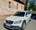 Белый Шкода Октавия Скаут, объемом двигателя 2 л и пробегом 285 тыс. км за 8900 $, фото 6 на Automoto.ua