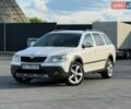 Белый Шкода Октавия Скаут, объемом двигателя 1.97 л и пробегом 227 тыс. км за 8599 $, фото 1 на Automoto.ua