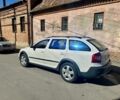 Белый Шкода Октавия Скаут, объемом двигателя 2 л и пробегом 285 тыс. км за 8900 $, фото 4 на Automoto.ua