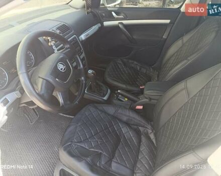 Білий Шкода Octavia Scout, об'ємом двигуна 1.8 л та пробігом 186 тис. км за 7600 $, фото 3 на Automoto.ua