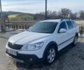 Белый Шкода Октавия Скаут, объемом двигателя 1.97 л и пробегом 332 тыс. км за 10000 $, фото 1 на Automoto.ua