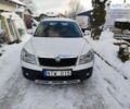 Белый Шкода Октавия Скаут, объемом двигателя 2 л и пробегом 203 тыс. км за 8000 $, фото 1 на Automoto.ua