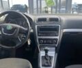 Белый Шкода Октавия Скаут, объемом двигателя 1.97 л и пробегом 332 тыс. км за 10000 $, фото 8 на Automoto.ua