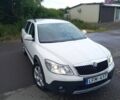 Білий Шкода Octavia Scout, об'ємом двигуна 2 л та пробігом 172 тис. км за 12150 $, фото 7 на Automoto.ua