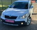 Белый Шкода Октавия Скаут, объемом двигателя 2 л и пробегом 295 тыс. км за 10999 $, фото 1 на Automoto.ua