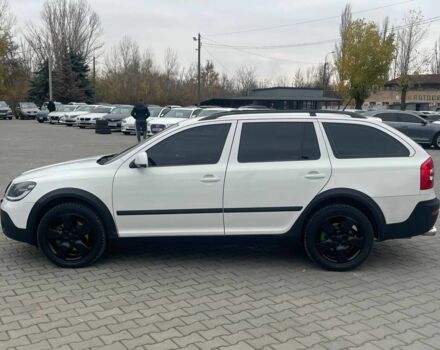 Белый Шкода Октавия Скаут, объемом двигателя 2 л и пробегом 283 тыс. км за 11600 $, фото 3 на Automoto.ua
