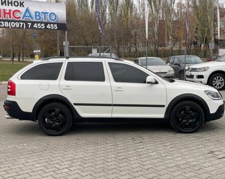 Белый Шкода Октавия Скаут, объемом двигателя 2 л и пробегом 283 тыс. км за 11600 $, фото 7 на Automoto.ua