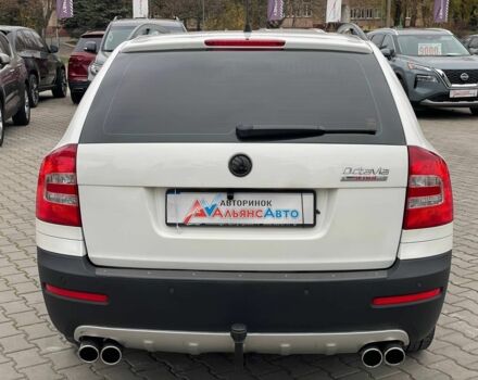 Белый Шкода Октавия Скаут, объемом двигателя 2 л и пробегом 283 тыс. км за 11600 $, фото 5 на Automoto.ua