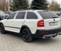 Белый Шкода Октавия Скаут, объемом двигателя 2 л и пробегом 283 тыс. км за 11600 $, фото 4 на Automoto.ua