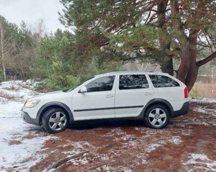 Белый Шкода Октавия Скаут, объемом двигателя 2 л и пробегом 257 тыс. км за 11750 $, фото 5 на Automoto.ua
