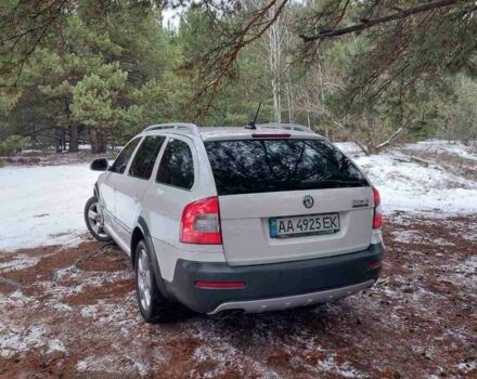 Белый Шкода Октавия Скаут, объемом двигателя 2 л и пробегом 257 тыс. км за 11750 $, фото 2 на Automoto.ua
