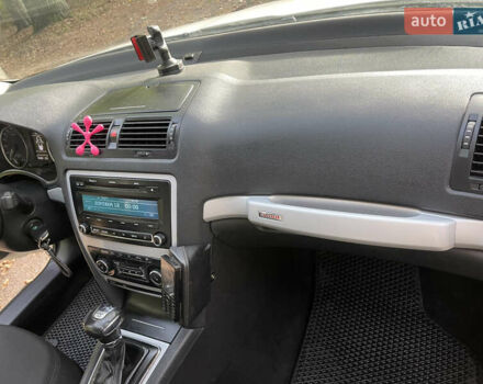 Белый Шкода Октавия Скаут, объемом двигателя 2 л и пробегом 304 тыс. км за 10100 $, фото 28 на Automoto.ua