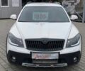 Белый Шкода Октавия Скаут, объемом двигателя 2 л и пробегом 283 тыс. км за 11600 $, фото 1 на Automoto.ua