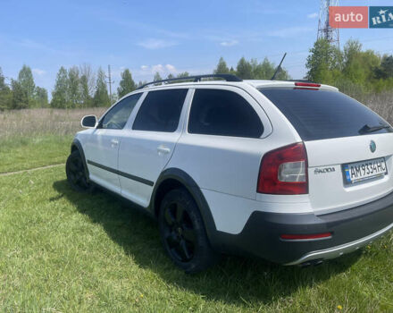 Белый Шкода Октавия Скаут, объемом двигателя 2 л и пробегом 304 тыс. км за 10100 $, фото 9 на Automoto.ua