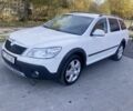 Білий Шкода Octavia Scout, об'ємом двигуна 2 л та пробігом 212 тис. км за 9250 $, фото 1 на Automoto.ua