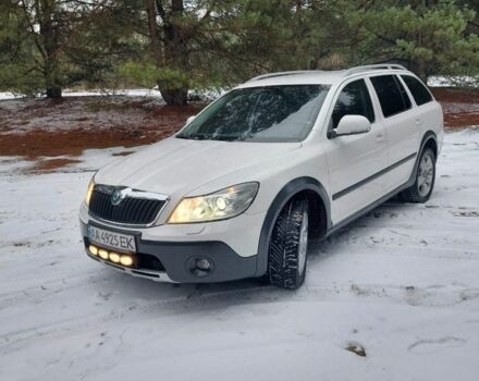 Белый Шкода Октавия Скаут, объемом двигателя 2 л и пробегом 257 тыс. км за 11750 $, фото 13 на Automoto.ua
