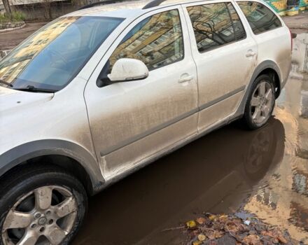 Білий Шкода Octavia Scout, об'ємом двигуна 2 л та пробігом 378 тис. км за 5673 $, фото 2 на Automoto.ua
