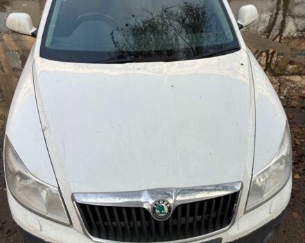 Білий Шкода Octavia Scout, об'ємом двигуна 2 л та пробігом 378 тис. км за 5673 $, фото 1 на Automoto.ua