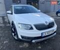 Білий Шкода Octavia Scout, об'ємом двигуна 2 л та пробігом 307 тис. км за 13700 $, фото 18 на Automoto.ua