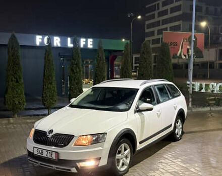 Белый Шкода Октавия Скаут, объемом двигателя 2 л и пробегом 255 тыс. км за 11900 $, фото 33 на Automoto.ua