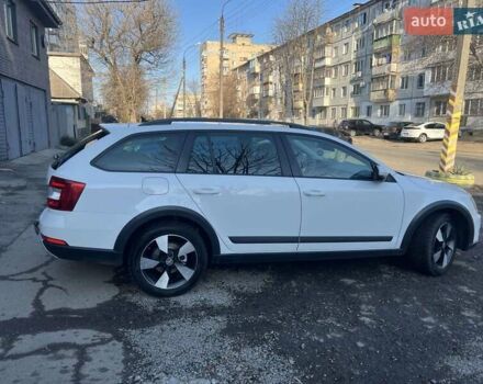 Білий Шкода Octavia Scout, об'ємом двигуна 2 л та пробігом 307 тис. км за 13700 $, фото 19 на Automoto.ua