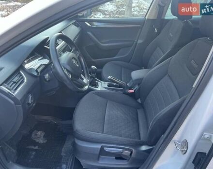Білий Шкода Octavia Scout, об'ємом двигуна 2 л та пробігом 307 тис. км за 13700 $, фото 15 на Automoto.ua
