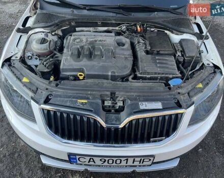 Білий Шкода Octavia Scout, об'ємом двигуна 2 л та пробігом 307 тис. км за 13700 $, фото 14 на Automoto.ua