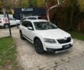 Шкода Октавия Скаут 2014 в Черновцах на Automoto.ua Белый Шкода Октавия Скаут, объемом двигателя 0 л и пробегом 275 тыс. км за 13700 $, фото 1 на Automoto.ua