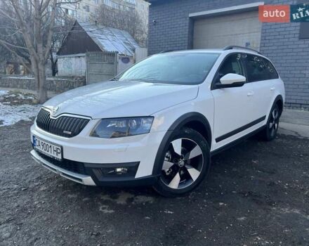 Білий Шкода Octavia Scout, об'ємом двигуна 2 л та пробігом 307 тис. км за 13700 $, фото 12 на Automoto.ua
