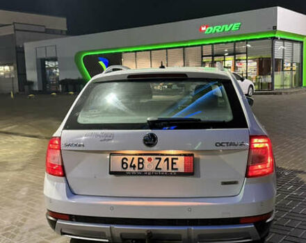 Белый Шкода Октавия Скаут, объемом двигателя 2 л и пробегом 255 тыс. км за 11900 $, фото 10 на Automoto.ua