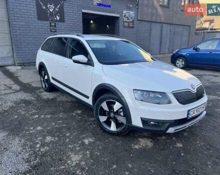 Білий Шкода Octavia Scout, об'ємом двигуна 2 л та пробігом 307 тис. км за 13700 $, фото 20 на Automoto.ua