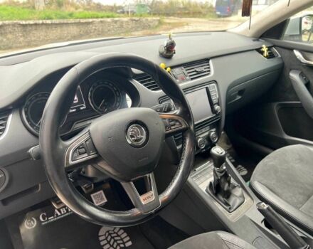 Шкода Октавия Скаут 2014 в Черновцах на Automoto.ua Белый Шкода Октавия Скаут, объемом двигателя 0 л и пробегом 275 тыс. км за 13700 $, фото 10 на Automoto.ua
