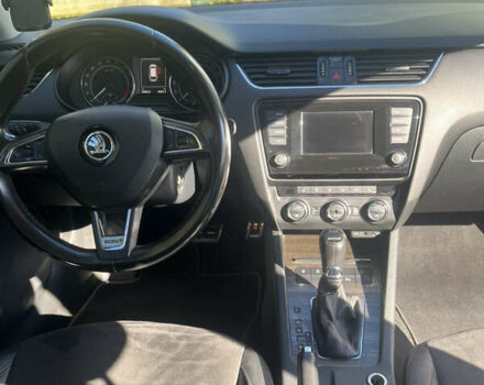 Белый Шкода Октавия Скаут, объемом двигателя 2 л и пробегом 288 тыс. км за 14000 $, фото 9 на Automoto.ua