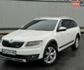 Білий Шкода Octavia Scout, об'ємом двигуна 2 л та пробігом 280 тис. км за 13499 $, фото 3 на Automoto.ua
