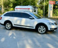 Білий Шкода Octavia Scout, об'ємом двигуна 2 л та пробігом 250 тис. км за 14900 $, фото 10 на Automoto.ua