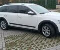Шкода Октавия Скаут 2015 в Харькове на Automoto.ua Белый Шкода Октавия Скаут, объемом двигателя 1.97 л и пробегом 269 тыс. км за 13699 $, фото 10 на Automoto.ua