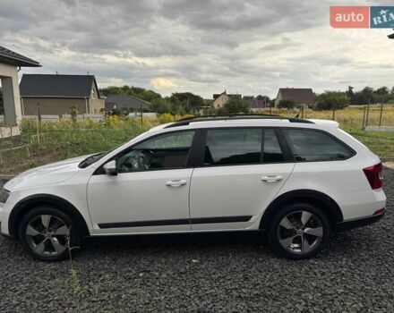 Білий Шкода Octavia Scout, об'ємом двигуна 2 л та пробігом 250 тис. км за 14800 $, фото 3 на Automoto.ua