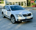 Білий Шкода Octavia Scout, об'ємом двигуна 2 л та пробігом 250 тис. км за 14900 $, фото 6 на Automoto.ua