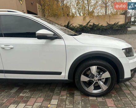 Білий Шкода Octavia Scout, об'ємом двигуна 2 л та пробігом 203 тис. км за 14995 $, фото 15 на Automoto.ua