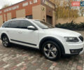Білий Шкода Octavia Scout, об'ємом двигуна 2 л та пробігом 203 тис. км за 14995 $, фото 4 на Automoto.ua