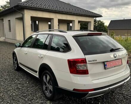 Білий Шкода Octavia Scout, об'ємом двигуна 2 л та пробігом 250 тис. км за 14800 $, фото 7 на Automoto.ua
