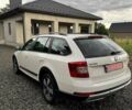 Білий Шкода Octavia Scout, об'ємом двигуна 2 л та пробігом 250 тис. км за 14800 $, фото 7 на Automoto.ua