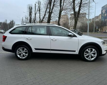 Белый Шкода Октавия Скаут, объемом двигателя 2 л и пробегом 278 тыс. км за 12500 $, фото 2 на Automoto.ua