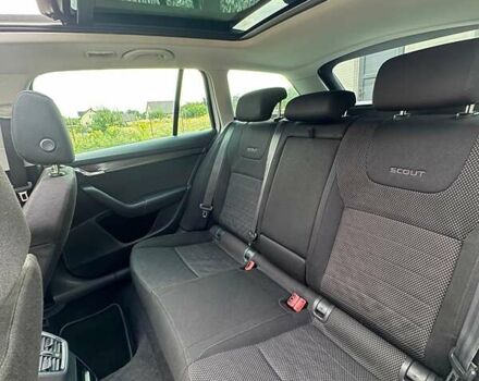 Білий Шкода Octavia Scout, об'ємом двигуна 2 л та пробігом 250 тис. км за 14800 $, фото 28 на Automoto.ua