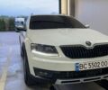 Белый Шкода Октавия Скаут, объемом двигателя 2 л и пробегом 216 тыс. км за 15000 $, фото 1 на Automoto.ua