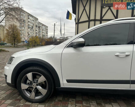 Білий Шкода Octavia Scout, об'ємом двигуна 2 л та пробігом 203 тис. км за 14995 $, фото 13 на Automoto.ua