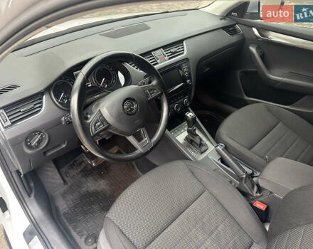 Білий Шкода Octavia Scout, об'ємом двигуна 2 л та пробігом 203 тис. км за 14995 $, фото 44 на Automoto.ua